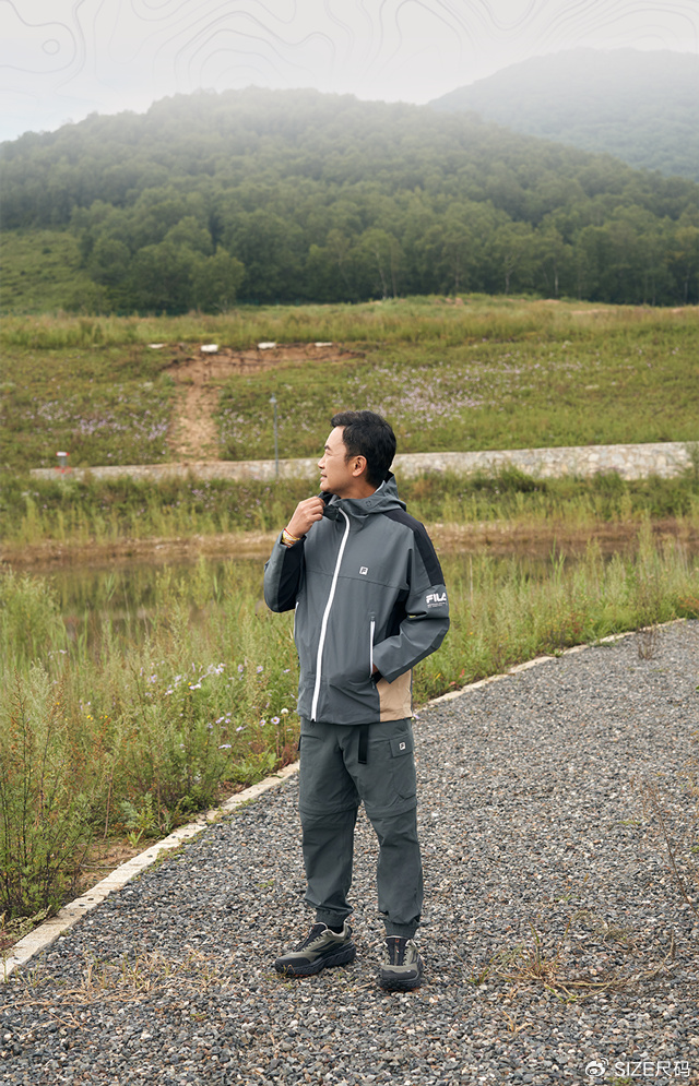 周冬雨引领自然探索之旅，寻找内心的宁静与平和